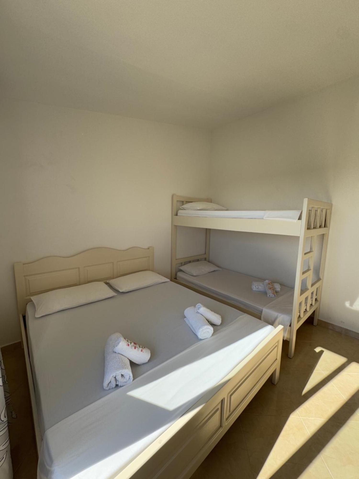 Hotel Bar & Amaxhe 2*